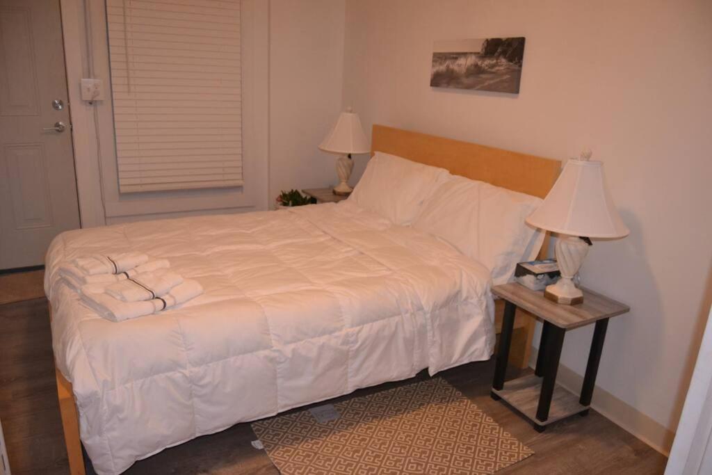 Bright And Cozy Lighthouse Cottage In Greenville Sc Eksteriør bilde