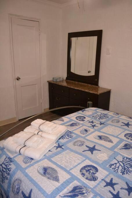 Bright And Cozy Lighthouse Cottage In Greenville Sc Eksteriør bilde